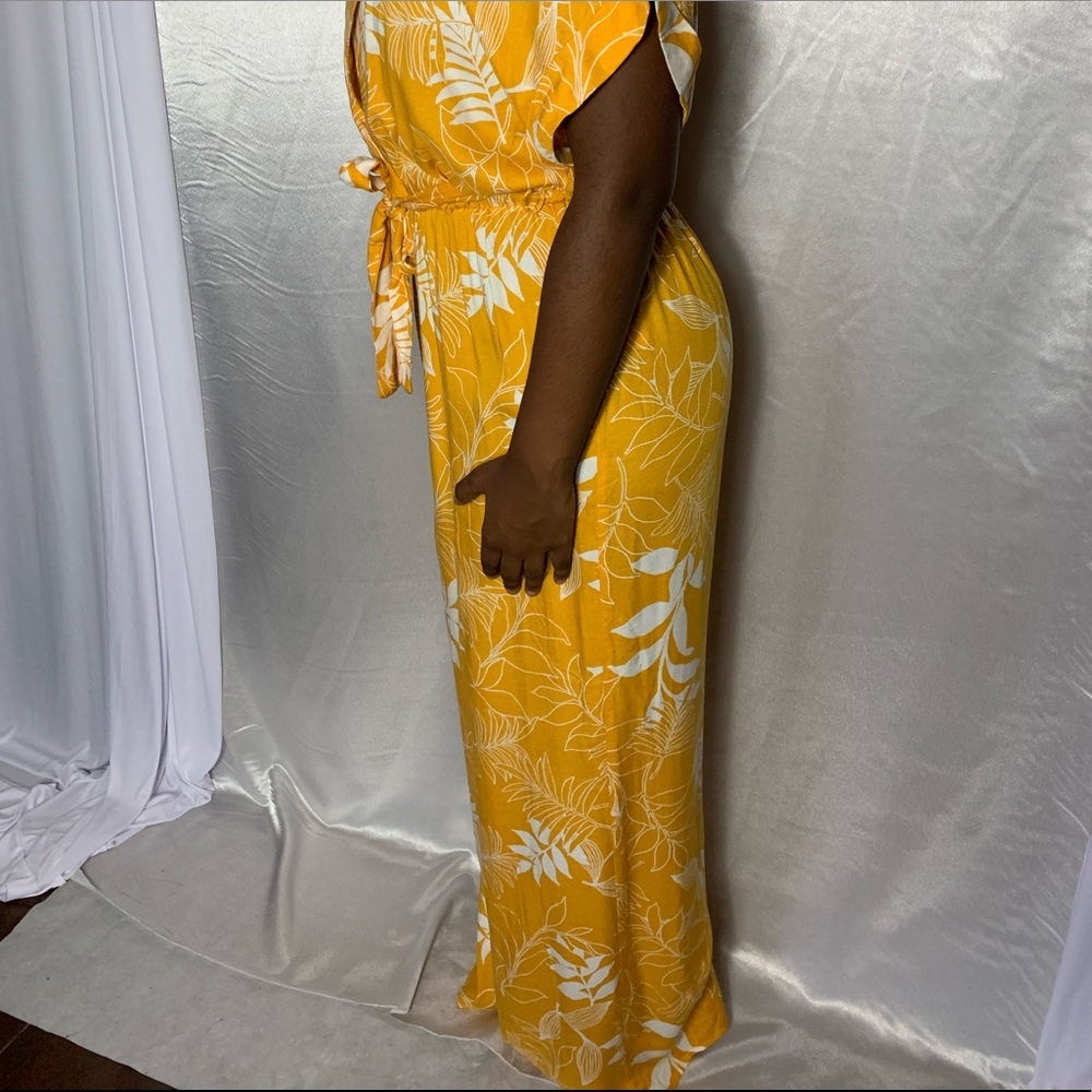 💛 Yellow Romper - Picture 3 of 6